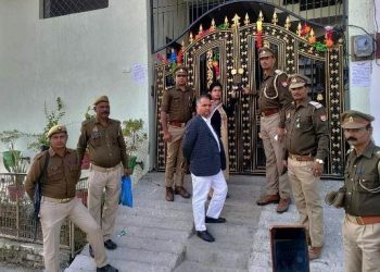 uttar-pradesh-police-attached-property-cost-30-lakh-rs-of-gangster in barabanki