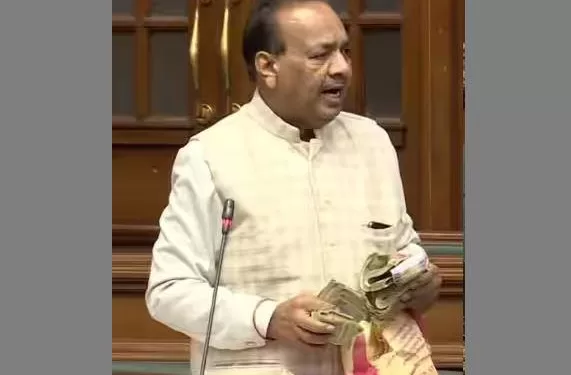 MLA mohinder singh reached Delhi Assembly with 15 lakh currency