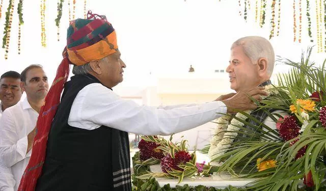 cm ashok gehlot inaugurated leader jagdish kakraliya statue in jaipur