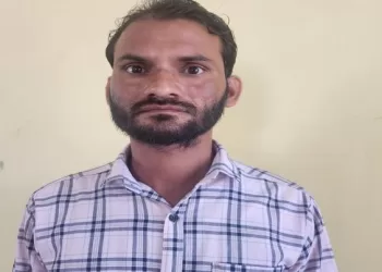 एसीबी ने पटवारी को सवा दो लाख रुपये रिश्वत लेते गिरफ्तार किया