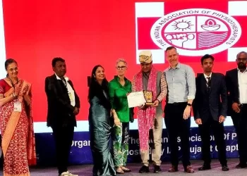 pacific college of physiotherapy got best college award in central zone of indian association of physiotherapy