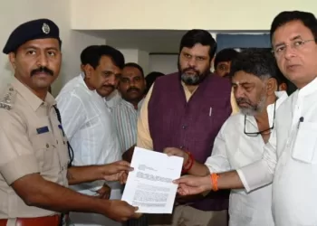 karnataka election congress lodged complaint against amit shah for threaten statement