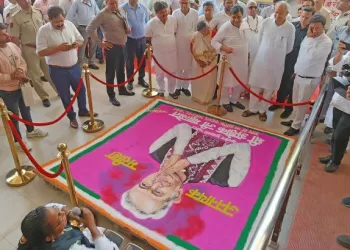 मुख्यमंत्री ने शिविर में सौ से अधिक दिव्यांगजन को कृत्रिम अंग प्रदान किए