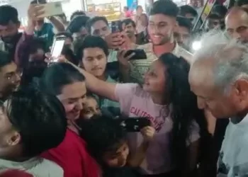 selfie with CM Ashok Gehlot on Fatehsagar