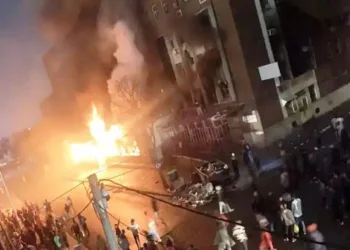 64 died in massive fire in multi storey building johannesburg south africa