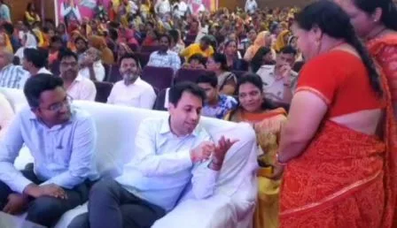 Indira Gandhi Smartphone Scheme udaipur rajasthan