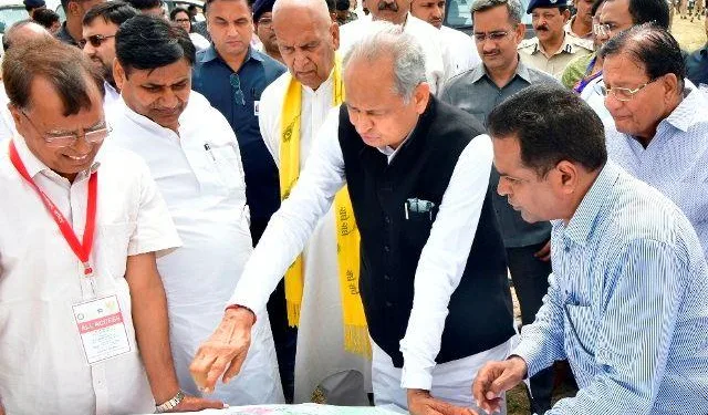 cm ashok gehlot in kota city