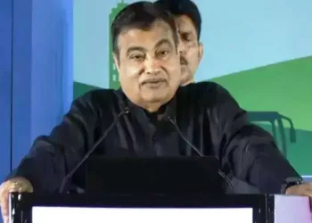 nitin gadkari said 10 percent pollution tax on diesel vehicles in society of indian automobile manufacturers siam annual program