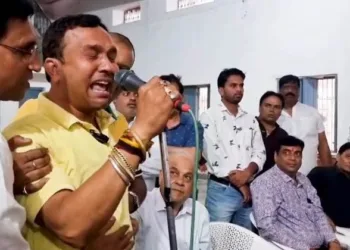 paras singhvi udaipur bjp leader deputy mayor nagar nigam protesting for Tarachand jain MLA Candidate and gulabchand kataria