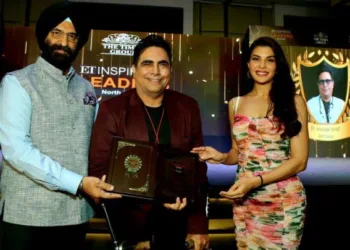 arth group ceo dr arvinder singh honored with Inspiring Business Leader Award in Delhi