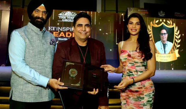 arth group ceo dr arvinder singh honored with Inspiring Business Leader Award in Delhi