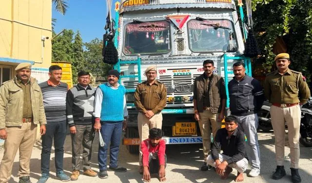 udaipur police arrest two accused of truck loot with 2 crore cost goods