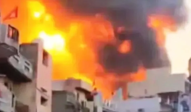delhi paint factory fire massive fire in paint factory in delhi 11 died