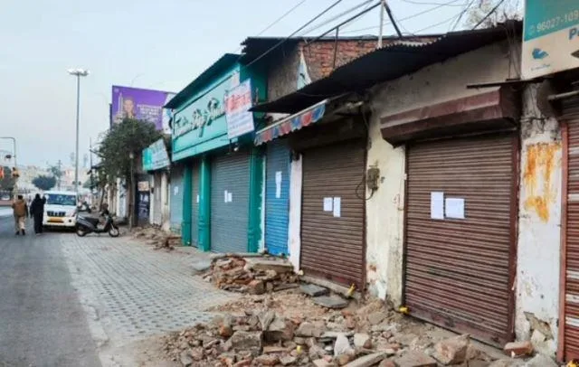 udaipur nagar nigam seized 41 shops at delhi gate