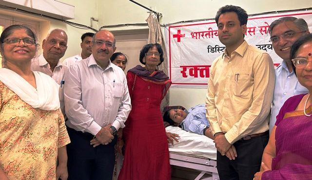 hindustan zinc blood donation camp on blood donor day