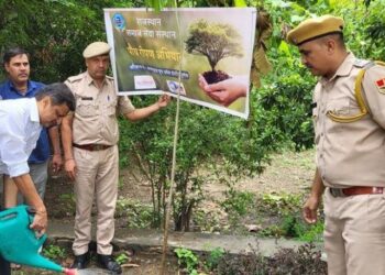 rajasthan samaj seva sansthan plantation campaign SP Yogesh goyal plantation in pratap nagar police station udaipur