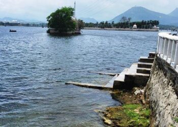 Fatehsagar Water inflow started from madar nahar