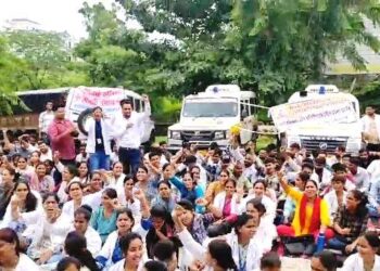 Community health officers on strike in udaipur