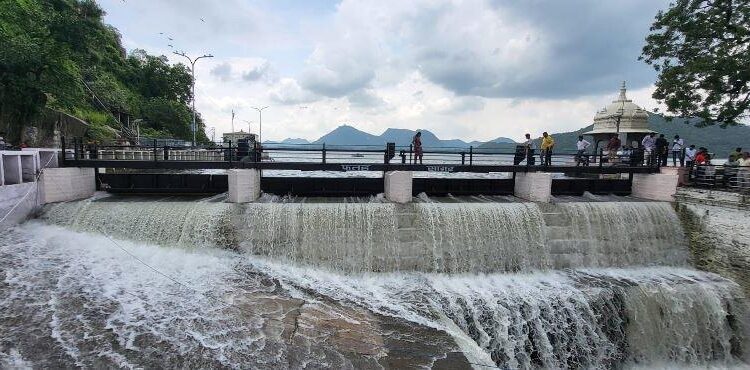 fatehsagar lake overflow in udaipur