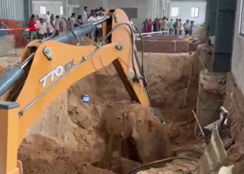 Gujarat Mehsana Mudslide at construction site 7 laborer killed