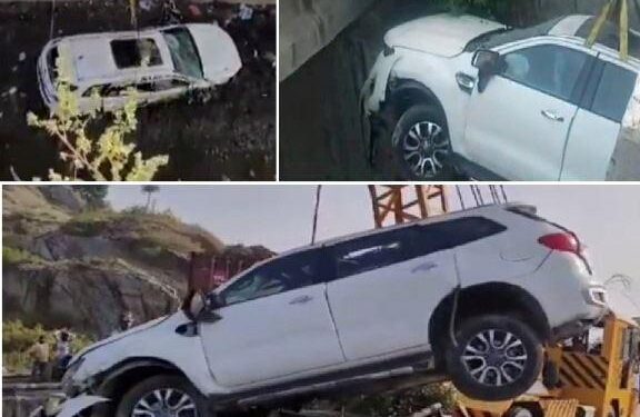 Udaipur-Gogunda highway accident Uncontrolled car fell 100 feet deep after bust tyre one died