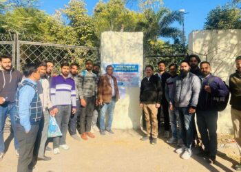 टैक्स जमा नहीं करवाया, निगम ने वाटिका की सीज