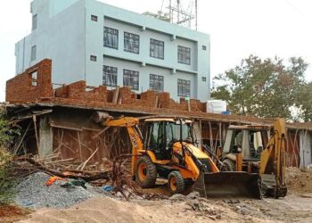 Udaipur Development Authority demolished illegal constructions from government land
