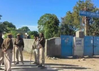 udaipur Villagers to sabotage after ramp damaged dispute in dabok vehicles damaged