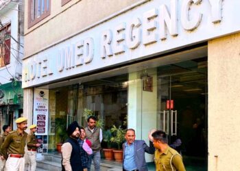 udaipur municipal corporation seized four hotels