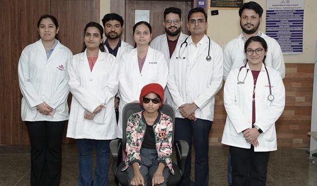 udaipur Geetanjali Hospital doctors team gave new vision to 10 years old girl