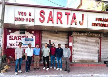 nagar nigam Udaipur seizes shops in Surajpol and Bapu Bazaar for not depositing Urban Development Tax