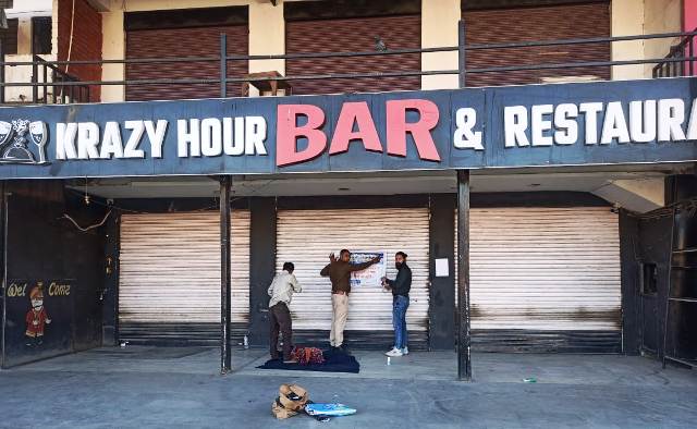 nagar nigam Udaipur seized Kahan Apartment in Pratapnagar area