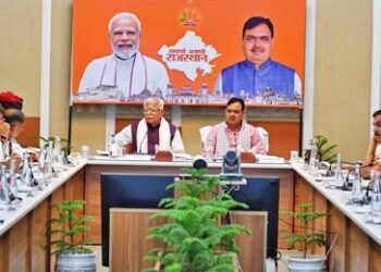 chief minister rajasthan and union housing urban affairs and power minister took the state level review meeting