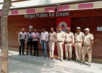 UDA seized 12 houses built without permission on 100 feet road ayad udaipur