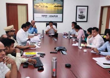 Officers and engineers do not even pick up the phone of the district control room in Udaipur