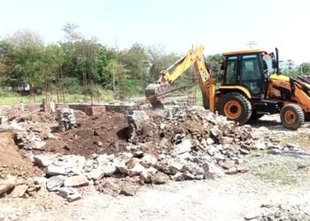 UDA took action against illegal constructions in the foota talab peta udaipur