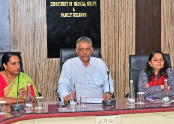 Medical Minister held a review meeting regarding Chief Minister Ayushman Arogya Yojana