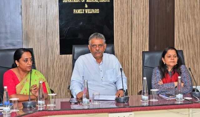 Medical Minister held a review meeting regarding Chief Minister Ayushman Arogya Yojana