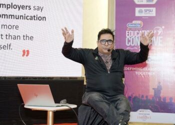 Dr. Arvinder Singh said new education system also believes that communication skills important along with education