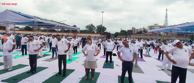 yoga at gandhi ground udaipur