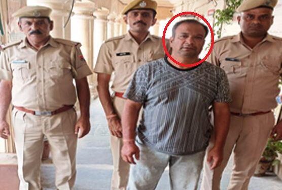 udaipur police arrest jeweller with illegal foreign pistol in moti chohatta area
