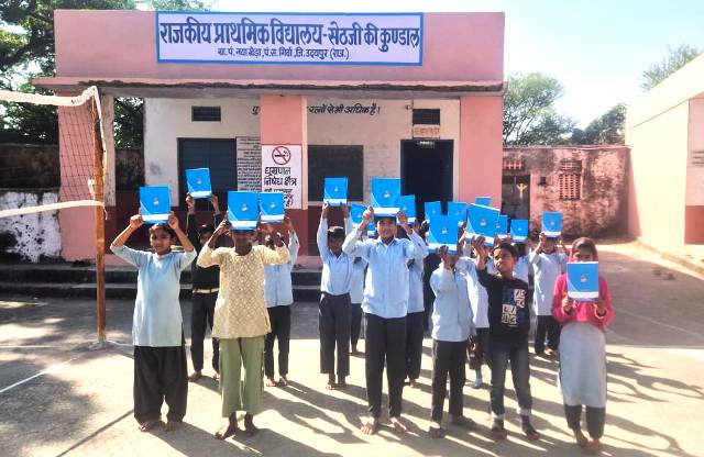 rajasthan samaj seva sansthan udaipur copy distribution in Government schools