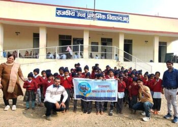 rajasthan samaj seva sansthan udaipur sweater distribution Upper Primary School Aad Popalti Udaipur