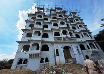 udaipur uda seized two multi storey hotels under construction