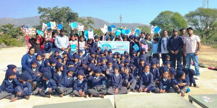 Rajasthan samaj seva sansthan Udaipur sweater and stationery distribution in Mahatma Gandhi Government School vas bhutala