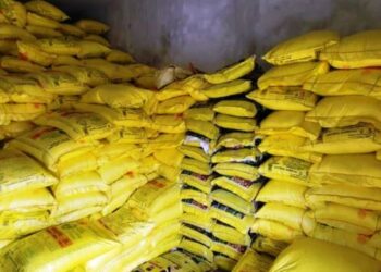 udaipur agriculture department suspended 9 fertilizer dealer license for urea black marketing