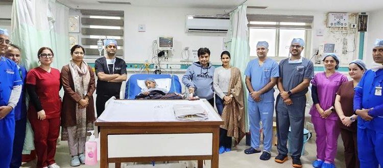 udaipur pmch doctor saves 12 year old boy serious injured in accident