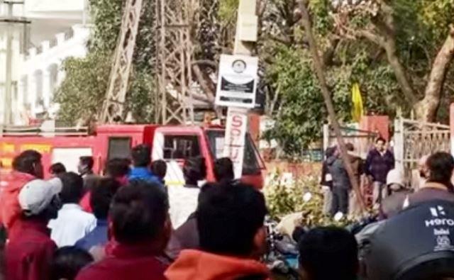 udaipur man died after contacting with high-tension line while trimming a tree in school campus -1