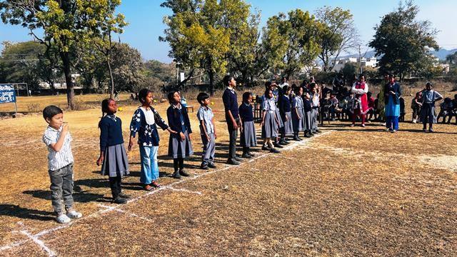 vidya bhavan sachool udaipur makar sankranti people flying kites and playing satoliya 1