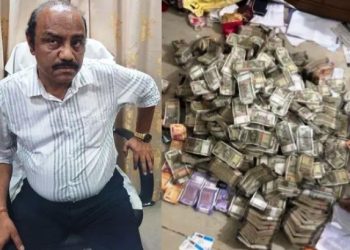 Odisha vigilance team recovered rs 4 crore from mining deputy director mohanty house